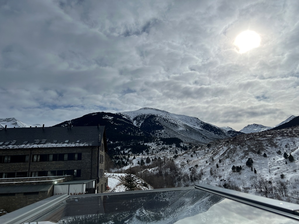 PENTHOUSE WITH PARKING IN LA VALL DE BOÍ